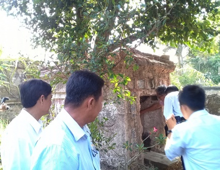 Một góc khu mộ bà Nguyễn Thị Tuyết- thân mẫu danh tướng Thoại Ngọc Hầu.