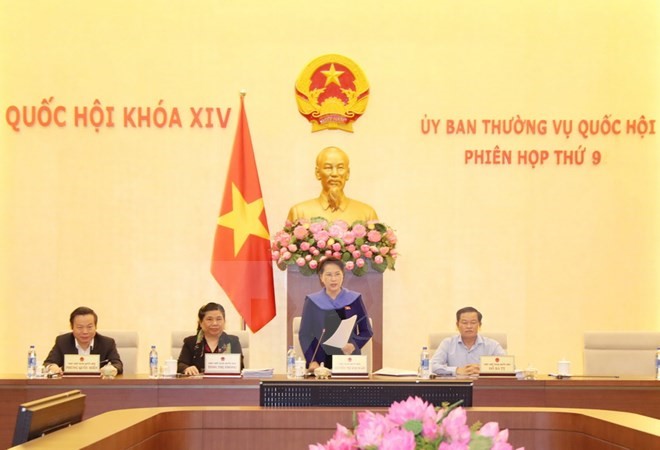 Chủ tịch Quốc hội Nguyễn Thị Kim Ngân chủ trì và phát biểu bế mạc Phiên họp thứ 9 của Ủy ban Thường vụ Quốc hội khóa XIV. (Ảnh: Trọng Đức/TTXVN)