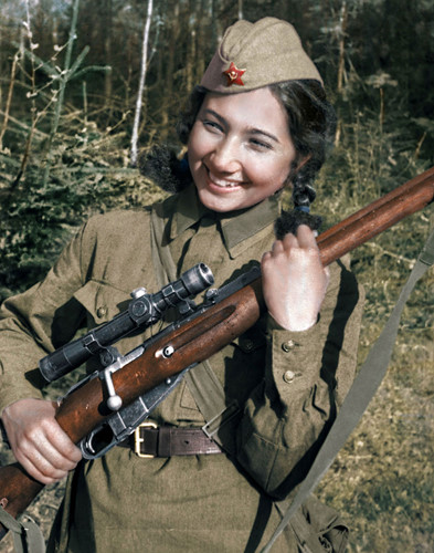 Ziba Ganiyeva, người gốc Azerbaijan và Uzbek, đã gia nhập quân đội Nga vào năm 18 tuổi.