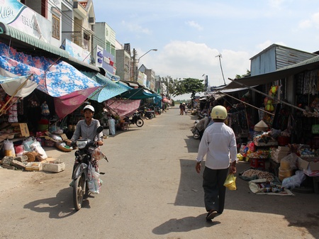 Phố chợ Tân Thành năm 1992 từ chưa có, nay trở nên sầm uất.