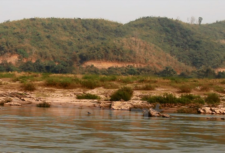 Xây đập thủy điện trên dòng chính sông Mekong tại Lào. (Ảnh: Hùng Võ/Vietnam+)