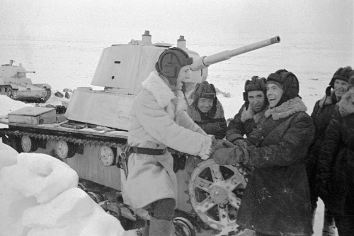 Xe tăng T-26 của Hồng quân trở nên lỗi thời vào năm 1941. Tuy nhiên các xe tăng cổ này vẫn có tác dụng cản bước quân Đức tiến về Moscow.