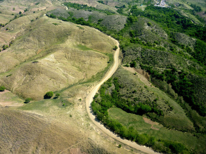 Đường biên giới cho thấy rõ ràng hai cách tiếp cận khác nhau để bảo vệ môi trường của Haiti và Cộng hoà Dominican (Ảnh: flickr).