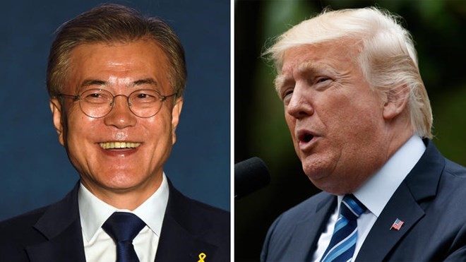 Tổng thống Mỹ Donald Trump đã có cuộc điện đàm với tân Tổng thống Hàn Quốc Moon Jae-In. (Nguồn: latimes.com)