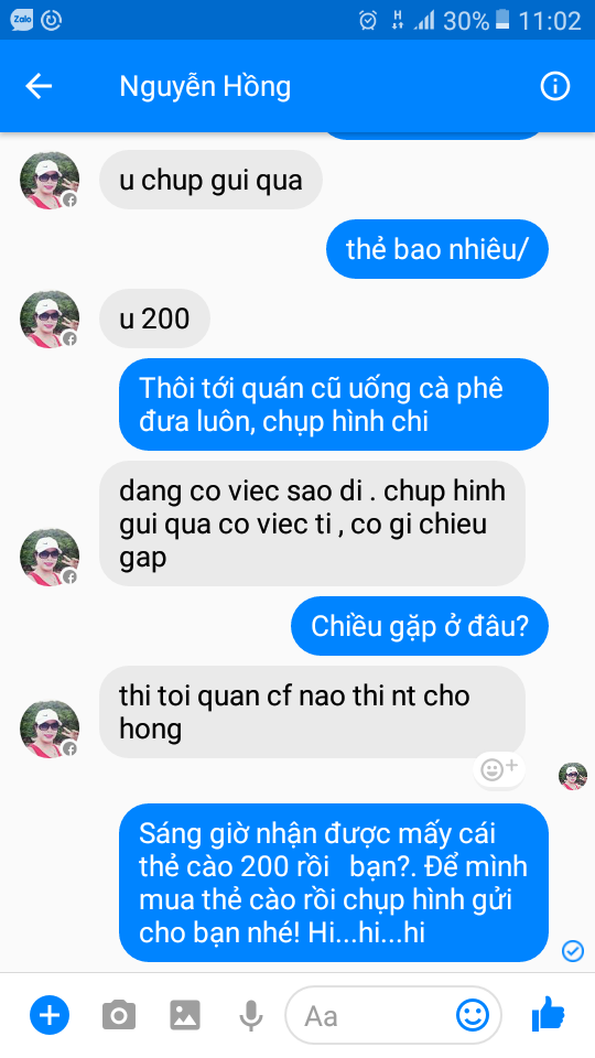 Tin nhắn trên messenger giữa người viết với đối tượng xâm nhập Facebook Nguyễn Hồng giở trò lừa đảo.