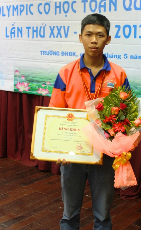 Sinh viên Trần Quang Đại- ĐH Cửu Long đạt giải nhất Olympic Cơ học toàn quốc lần thứ 15.