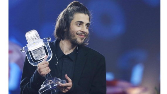 Nam ca sĩ Salvador Sobral giành chiến thắng tại Eurovision 2017