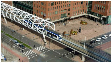 17. Cầu Netkous, Hague, Hà Lan  Trạm đường sắt này được thiết kế như một cầu cạn có hình lưới đánh cá. Mặc dù bạn đang vội vàng di chuyển nhưng chắc chắn bạn sẽ ngạc nhiên khi thấy nó.