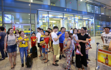 Đây là đại gia đình của đội trưởng Quang Hải, họ đều rất vui, chờ gặp lại người con, người cháu trong gia đình sau hơn 1 tháng xa cách