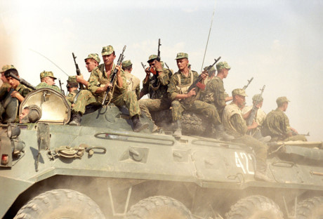 Nhóm binh sĩ biên phòng Nga đồn trú tại khu vực biên giới Tadzhik-Afghanítan.