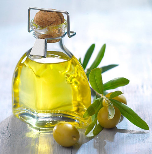 Dầu oliu: Nhiều người thường sử dụng dầu oliu thay thế bơ hoặc dầu ăn. Hầu hết những người này thường ít có nguy cơ mắc các bệnh về tim mạch, ung thư và sỏi thận hơn những người khác.