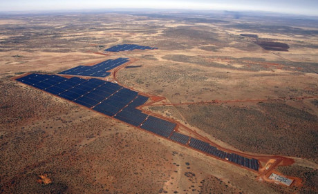 Mở cửa ở Nam Phi năm 2014, nhà máy năng lượng mặt trời Jasper sản xuất được khoảng 180.000 MWh mỗi năm, có khả năng cung cấp điện năng cho 80.000 hộ gia đình. Đây là dự án năng lượng mặt trời lớn nhất ở lục địa này.