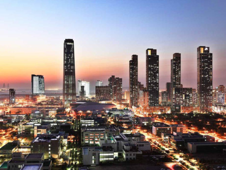 Songdo, Hàn Quốc là một “thành phố thông minh” nằm trên một khu lấn biển rộng 6,1 km2. Được hoàn thiện năm 2015, thành phố này có khả năng cấp quyền truy cập Internet trên gần như toàn bộ diện tích của nó, giúp 67.000 cư dân tại đây tận hưởng một phần cuộc sống của xã hội tương lai.