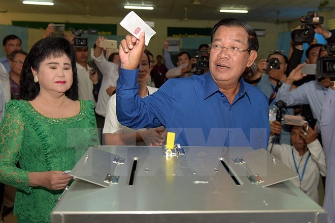 Chủ tịch CPP, Thủ tướng Campuchia Samdech Techo Hun Sen tại điểm bầu cử ở Kandal ngày 4/6. (Nguồn: AFP/TTXVN)