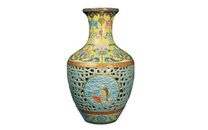 Xếp đầu danh sách các món đồ cổ siêu đắt đỏ là chiếc bình gốm đời nhà Thanh (Trung Quốc) 80,2 triệu USD
