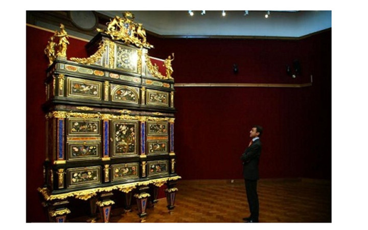 Chiếc tủ cổ Badminton Cabinet trị giá 28,8 triệu USD