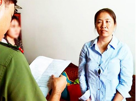 Cơ quan an ninh điều tra thực thi lệnh bắt tạm giam Nguyễn Ngọc Như Quỳnh ngày 10/10/2016.