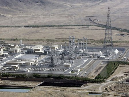 Toàn cảnh lò phản ứng hạt nhân nước nặng Arak tại thành phố Arak, miền trung Iran, cách thủ đô Tehran 190km về phía tây nam ngày 26/8/2006. (Nguồn: Reuters/TTXVN)
