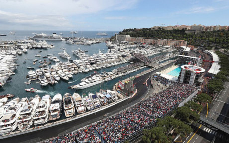 Theo thống kê, có đến 13.400 triệu phú trong tổng số dân 30.600 người ở Monaco