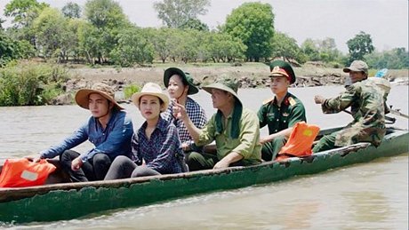 Cảnh trong phim truyện “Hóa thổ” của đạo diễn Đặng Thái Huyền. Ảnh do Điện ảnh QĐND cung cấp.
