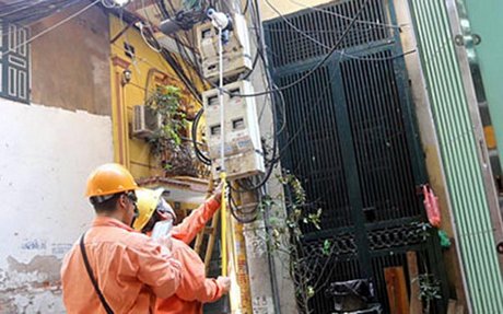 Tập đoàn Điện lực Việt Nam được quyền điều chỉnh tăng giá điện trong phạm vi từ 3% đến dưới 5%. (Ảnh minh họa: KT)
