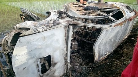  Xe Fortuner bị đốt cháy trơ khung
