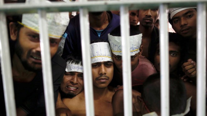 Người tị nạn Rohingya và Bangladesh được giải cứu ở Thái Lan năm 2014 - Ảnh: REUTERS