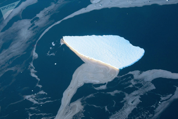 Một tảng băng trôi ở Biển Lazarev gần Nam Cực. Ảnh: Sputnik