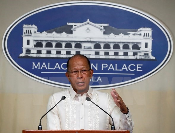 Bộ trưởng Quốc phòng Philippines Delfin Lorenzana tại cuộc họp báo ở Manila ngày 1/6. (Nguồn: EPA/TTXVN)