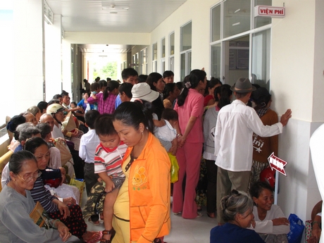 Người dân trên địa bàn tỉnh được quyền lựa chọn đăng ký khám chữa bệnh ban đầu tại các cơ sở y tế.
