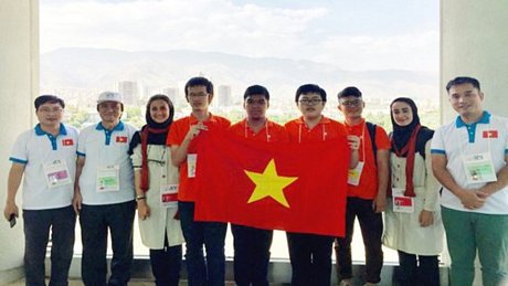 Đội tuyển Việt Nam tham dự Olympic tin học quốc tế 2017