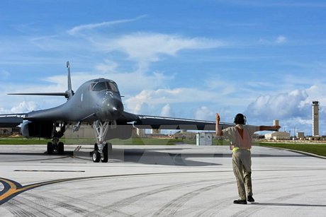 Máy bay B-1B Lancer của Không quân Mỹ được triển khai tại căn cứ không quân Andersen, Guam ngày 8/8. (Nguồn: EPA/TTXVN)