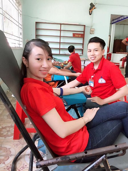 Nhung đã có 20 hiến máu và em hy vọng rằng sẽ có thêm nhiều người khác cùng chung tay hiến máu cứu người.