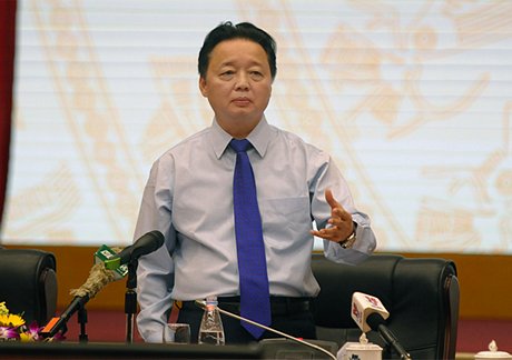 Bộ trưởng Trần Hồng Hà tại cuộc họp báo.