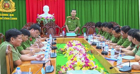 Đồng chí Đại tá Phạm Văn Ngân - Phó Giám đốc Công an tỉnh, chủ trì buổi họp.