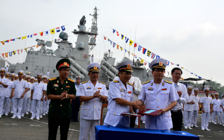 Bàn giao tàu giữa Tổng công ty Ba Son và Bộ Tư lệnh Hải quân