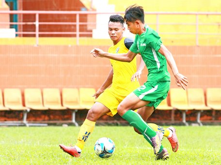 Tiền đạo Nguyễn Điệp Thành Khang (12, Vĩnh Long) cầu thủ ghi nhiều bàn thắng nhất giải với 4 bàn thắng ghi vào lưới đội Kiên Giang trong trận thắng 5-0.