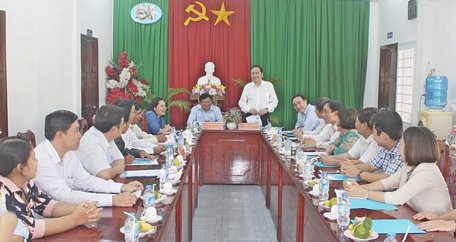 Ông Trần Thanh Mẫn lưu ý với Ủy ban MTTQ Việt Nam tỉnh tại buổi làm việc. 