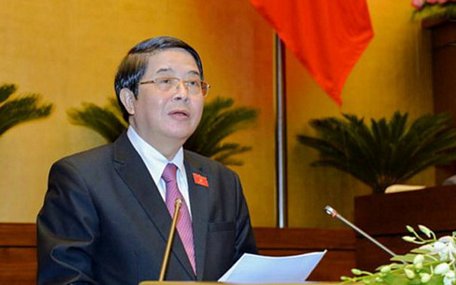 Chủ nhiệm Ủy ban Tài chính ngân sách của Quốc hội Nguyễn Đức Hải trình bày báo cáo trước Quốc hội (Ảnh: Quochoi.vn)