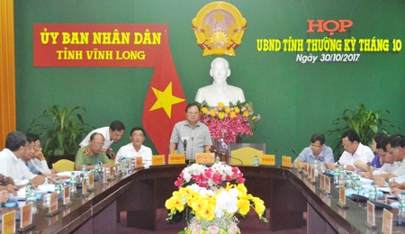 Chủ tịch UBND tỉnh Nguyễn Văn Quang chủ trì phiên họp thường kỳ tháng 10  