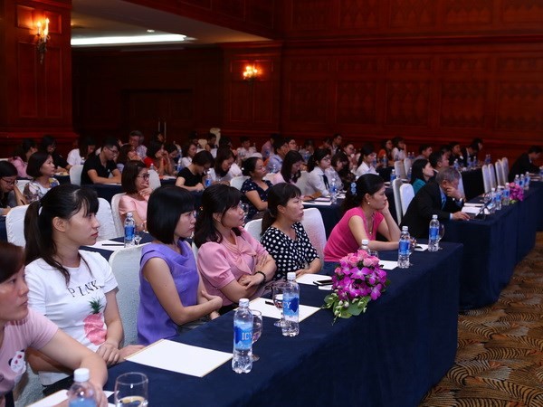 Hội nghị với sự tham dự của hơn 100 bác sỹ và nhân viên y tế tại thành phố Hà Nội.
