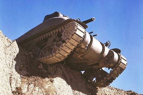 Xe tăng là một vũ khí đột kích quan trọng trong Thế chiến 2.