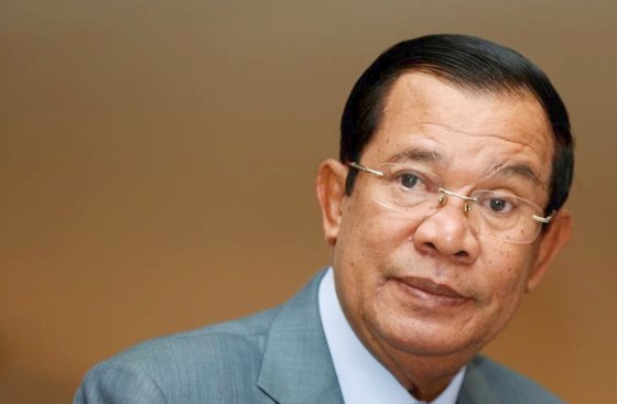 Thủ tướng Campuchia Hun Sen tham dự phiên họp toàn thể tại Quốc hội Campuchia tại Phnom Penh, ngày 16/10/2017. Ảnh: REUTERS