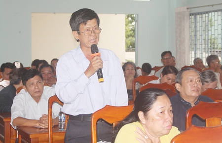 Cử tri Võ Phi Hùng (Phường 3- TP Vĩnh Long) gửi gắm kiến nghị đến Đoàn đại biểu Quốc hội.