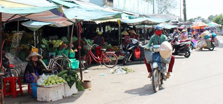 Sau khi được đầu tư nâng cấp, chợ thị trấn Tam Bình sẽ khang trang hơn.