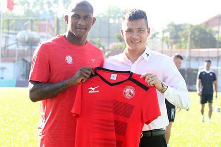 Gustavo Santos Costa ra mắt CLB TP Hồ Chí Minh.