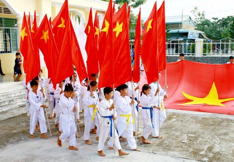 Diễu hành tại Đại hội TDTT 2017 xã Đông Bình (Bình Tân).  