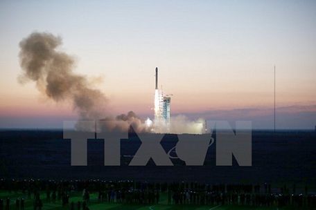 Tên lửa Trường Chinh 2D mang theo vệ tinh DAMPE được phóng từ Tửu Tuyền, Cam Túc, Trung Quốc ngày 17/12/2015. (Nguồn: THX/TTXVN)