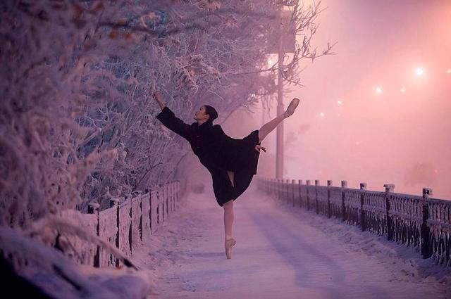 Một vũ công bale đang biểu diễn ngoài trời, khi nhiệt độ hạ xuống -41 độ C.