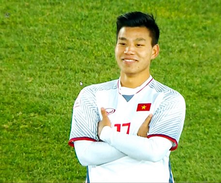 Văn Thanh như bức tượng sừng sững đại diện cho U.23 Việt Nam sau khi thực hiện thành công quả đá luân lưu 11m thứ 5 trong trận bán kết thắng Qatar.Ảnh nguồn: Internet